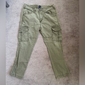 Men’s Gap Cargo Pants, green, size 29/30, great condition!